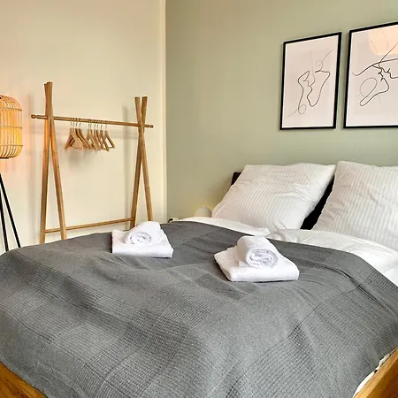 Cozy One Bedroom Apartment In Augsburg Buitenkant foto